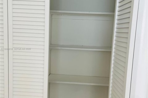 Снять в аренду кондоминиум в Норт-Майами, Флорида 1 спальня, 68.75м2, № 2058544 - фото 7