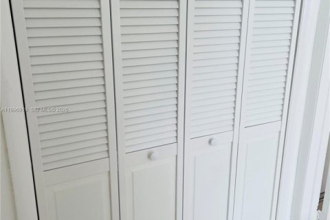 Снять в аренду кондоминиум в Норт-Майами, Флорида 1 спальня, 68.75м2, № 2058544 - фото 6