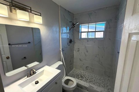 Villa ou maison à louer à Miami, Floride: 3 chambres, 139.35 m2 № 2029608 - photo 9
