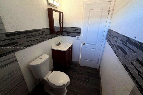 Villa ou maison à louer à Miami, Floride: 3 chambres, 139.35 m2 № 2029608 - photo 16