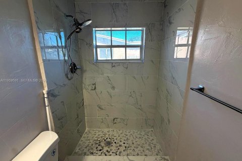 Villa ou maison à louer à Miami, Floride: 3 chambres, 139.35 m2 № 2029608 - photo 11