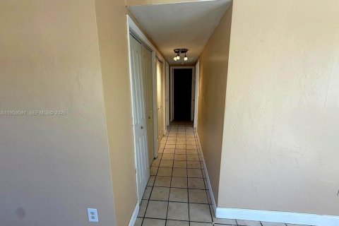 Villa ou maison à louer à Miami, Floride: 3 chambres, 139.35 m2 № 2029608 - photo 7