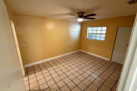 Villa ou maison à louer à Miami, Floride: 3 chambres, 139.35 m2 № 2029608 - photo 14