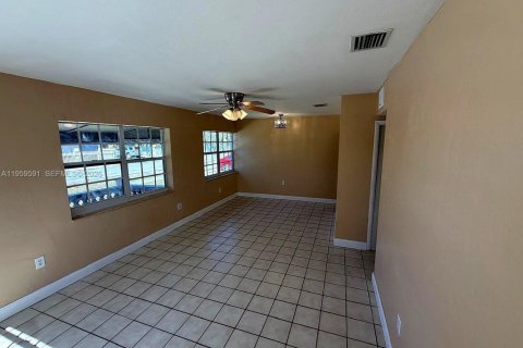 Villa ou maison à louer à Miami, Floride: 3 chambres, 139.35 m2 № 2029608 - photo 6