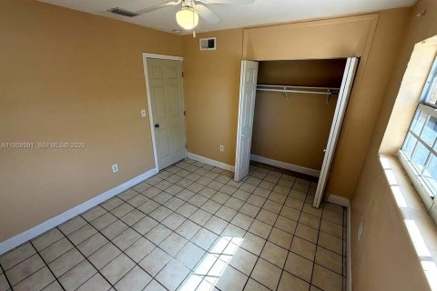 Villa ou maison à louer à Miami, Floride: 3 chambres, 139.35 m2 № 2029608 - photo 17
