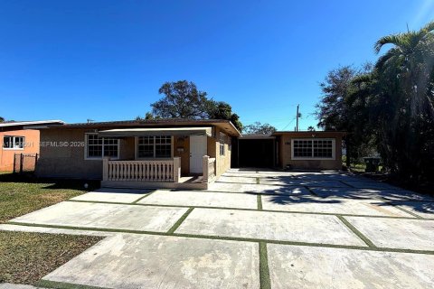 Villa ou maison à louer à Miami, Floride: 3 chambres, 139.35 m2 № 2029608 - photo 2