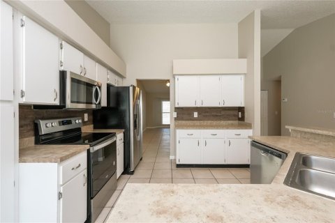 House in Riverview, Florida 3 bedrooms, 154.96 sq.m. № 2389133 - photo 6