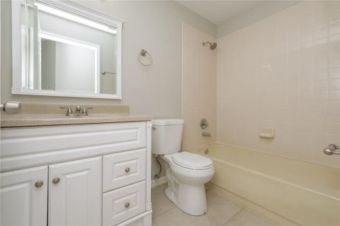 House in Riverview, Florida 3 bedrooms, 154.96 sq.m. № 2389133 - photo 12