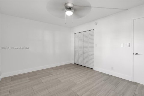 Condo in Coconut Creek, Florida, 2 bedrooms  № 1701011 - photo 18