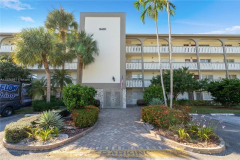 Condo in Coconut Creek, Florida, 2 bedrooms  № 1701011 - photo 30