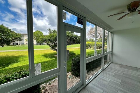 Condo in Coconut Creek, Florida, 2 bedrooms  № 1701011 - photo 27