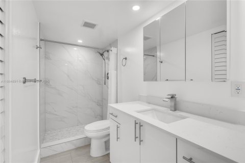 Condo in Coconut Creek, Florida, 2 bedrooms  № 1701011 - photo 16