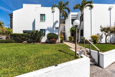 Copropriété à louer à Englewood, Floride: 2 chambres, 121.52 m2 № 2148953 - photo 2
