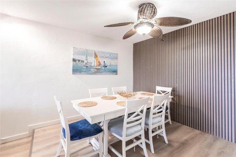 Copropriété à louer à Englewood, Floride: 2 chambres, 121.52 m2 № 2148953 - photo 15