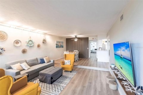 Copropriété à louer à Englewood, Floride: 2 chambres, 121.52 m2 № 2148953 - photo 8
