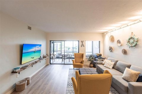 Copropriété à louer à Englewood, Floride: 2 chambres, 121.52 m2 № 2148953 - photo 5
