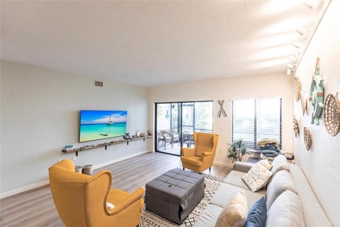 Copropriété à louer à Englewood, Floride: 2 chambres, 121.52 m2 № 2148953 - photo 6