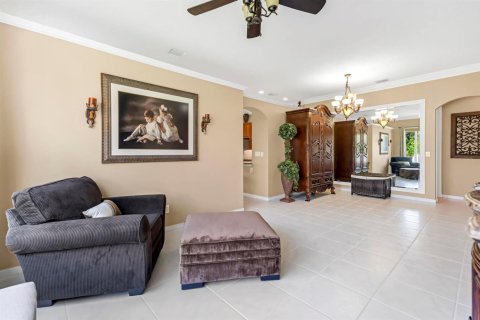 House in Miramar, Florida 4 bedrooms, 195.37 sq.m. № 2192192 - photo 11
