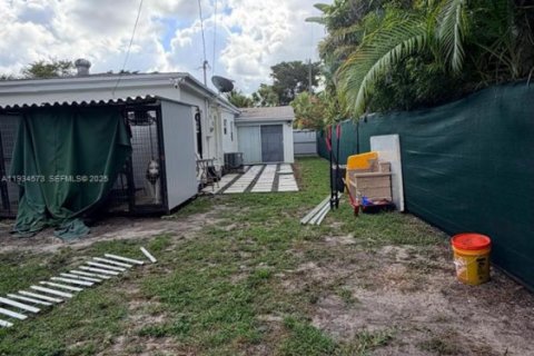 Casa en venta en North Miami Beach, Florida, 3 dormitorios, 98.1 m2 № 1993135 - foto 21