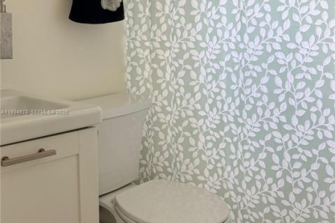 Casa en venta en North Miami Beach, Florida, 3 dormitorios, 98.1 m2 № 1993135 - foto 5