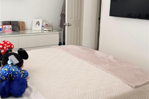 Casa en venta en North Miami Beach, Florida, 3 dormitorios, 98.1 m2 № 1993135 - foto 7