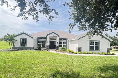 House in Dade City, Florida 4 bedrooms, 201.51 sq.m. № 2200534 - photo 27