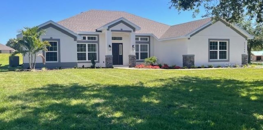 House in Dade City, Florida 4 bedrooms, 201.51 sq.m. № 2200534