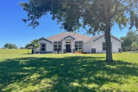 House in Dade City, Florida 4 bedrooms, 201.51 sq.m. № 2200534 - photo 3