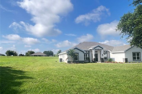 House in Dade City, Florida 4 bedrooms, 201.51 sq.m. № 2200534 - photo 26