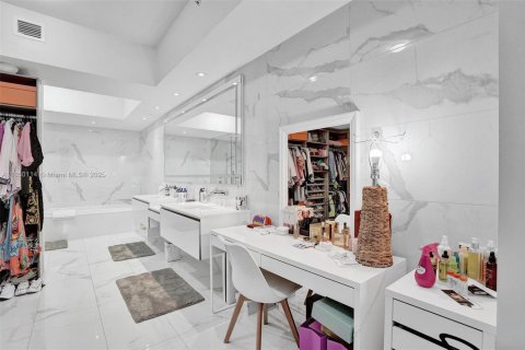 Condo in Aventura, Florida, 3 bedrooms  № 1963366 - photo 19