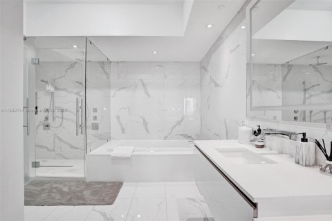 Condo in Aventura, Florida, 3 bedrooms  № 1963366 - photo 21