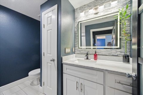 Condo in Tampa, Florida, 2 bedrooms № 2122216 - photo 29