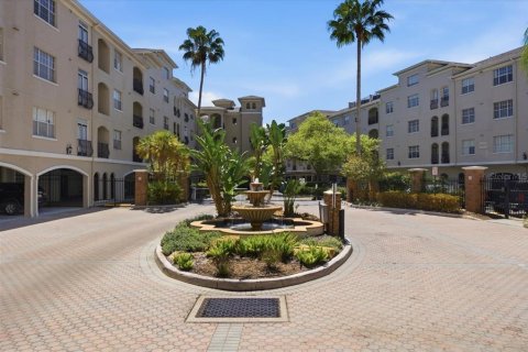 Condo in Tampa, Florida, 2 bedrooms № 2122216 - photo 3