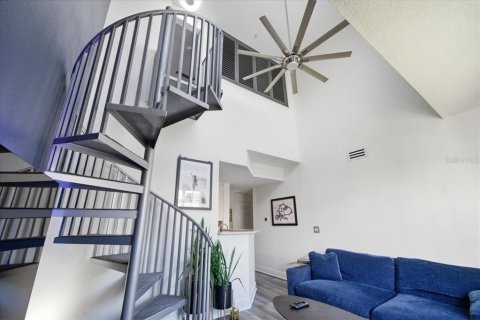 Condo in Tampa, Florida, 2 bedrooms № 2122216 - photo 10