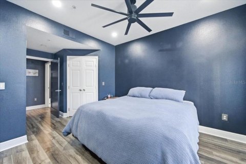 Condo in Tampa, Florida, 2 bedrooms № 2122216 - photo 25