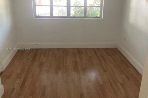 Casa en alquiler en Miami, Florida, 3 dormitorios, 172.52 m2 № 2010705 - foto 8