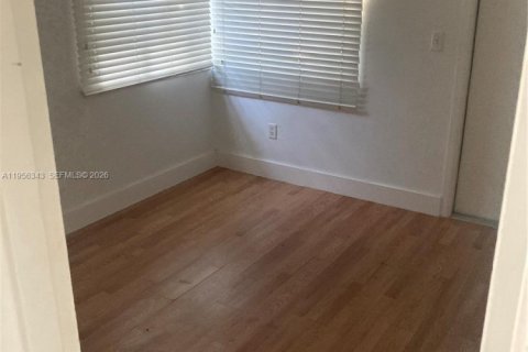 Casa en alquiler en Miami, Florida, 3 dormitorios, 172.52 m2 № 2010705 - foto 9