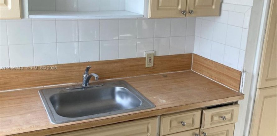 Casa en Miami, Florida 3 dormitorios, 172.52 m2 № 2010705