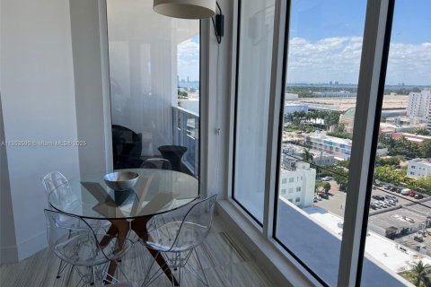 Copropriété à louer à Miami Beach, Floride: 2 chambres, 138.42 m2 № 1812080 - photo 14