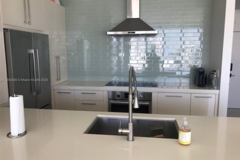 Copropriété à louer à Miami Beach, Floride: 2 chambres, 138.42 m2 № 1812080 - photo 12