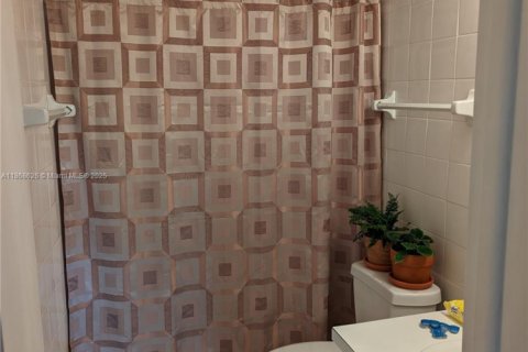 Copropriété à louer à Coral Gables, Floride: 1 chambre, 82.4 m2 № 1897682 - photo 3