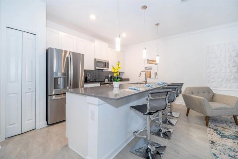 Adosado en venta en Kissimmee, Florida, 4 dormitorios, 177.81 m2 № 1554067 - foto 5