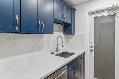 Condominio en venta en Key Biscayne, Florida, 1 dormitorio, 56.48 m2 № 1953498 - foto 13
