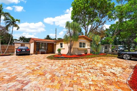 House in Hollywood, Florida 3 bedrooms, 123.84 sq.m. № 2069278 - photo 4