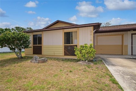 Duplex in New Smyrna Beach, Florida 2 bedrooms, 75.81 sq.m. № 1681281 - photo 19