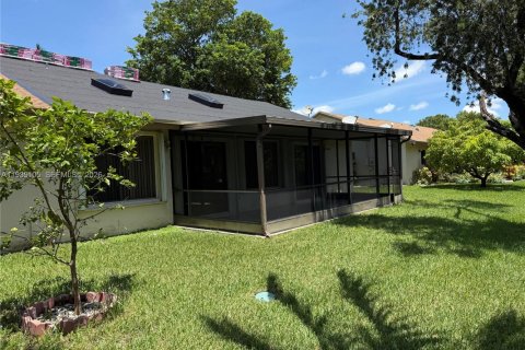 Touwnhouse à vendre à Tamarac, Floride: 2 chambres, 110.93 m2 № 1996796 - photo 8