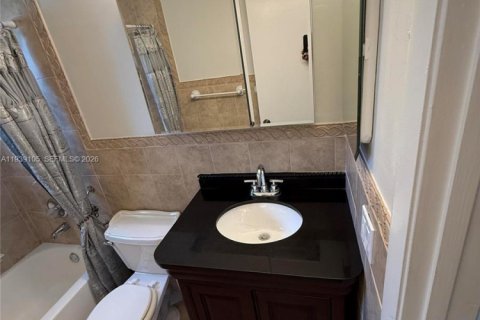 Touwnhouse à vendre à Tamarac, Floride: 2 chambres, 110.93 m2 № 1996796 - photo 21