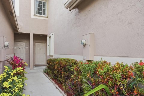 Adosado en venta en Weston, Florida, 3 dormitorios, 136.47 m2 № 2044337 - foto 5