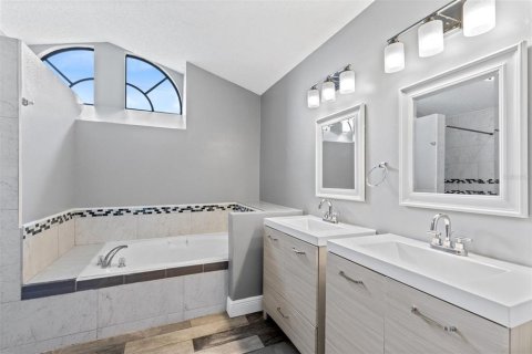 Villa ou maison à vendre à Kissimmee, Floride: 3 chambres, 170.38 m2 № 2289522 - photo 18