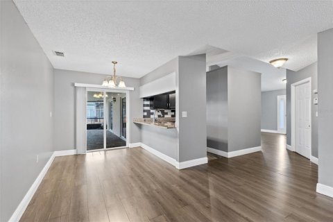 Villa ou maison à vendre à Kissimmee, Floride: 3 chambres, 170.38 m2 № 2289522 - photo 12